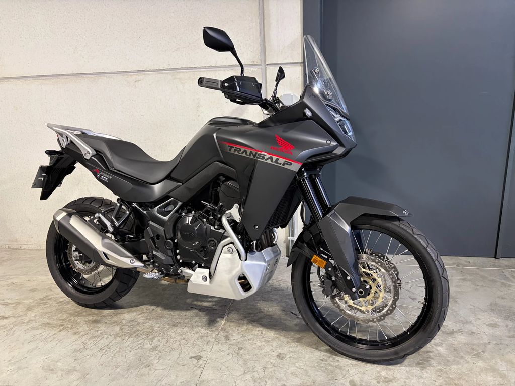  XL 750 Transalp in nieuwstaat met rally pack