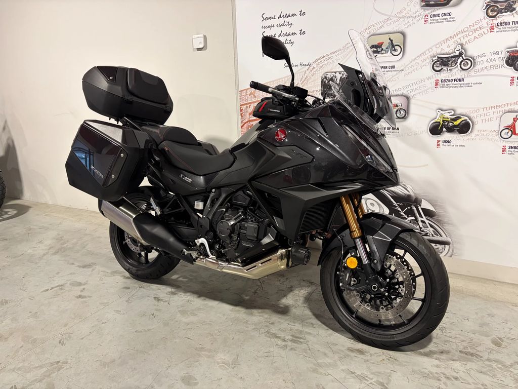  Nt1100 DCT E-suspension met voyage pakket