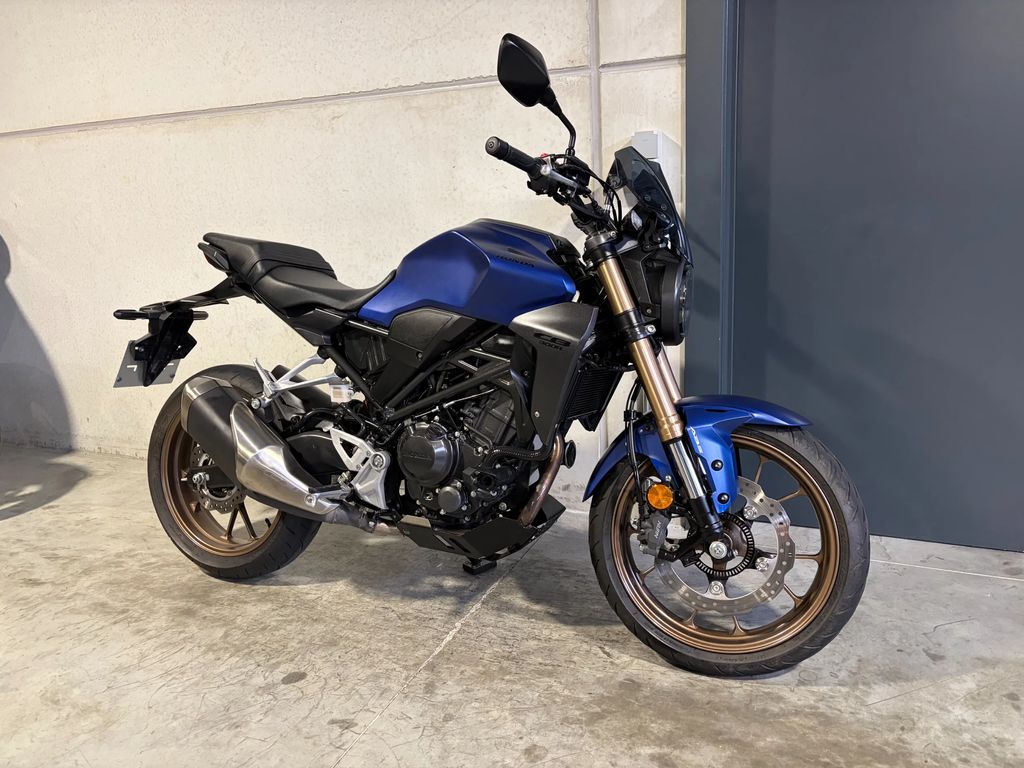  CB300R met leuke opties