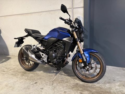  CB300R met leuke opties