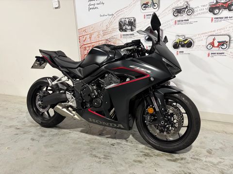  CBR650R e-clutch in nieuwstaat