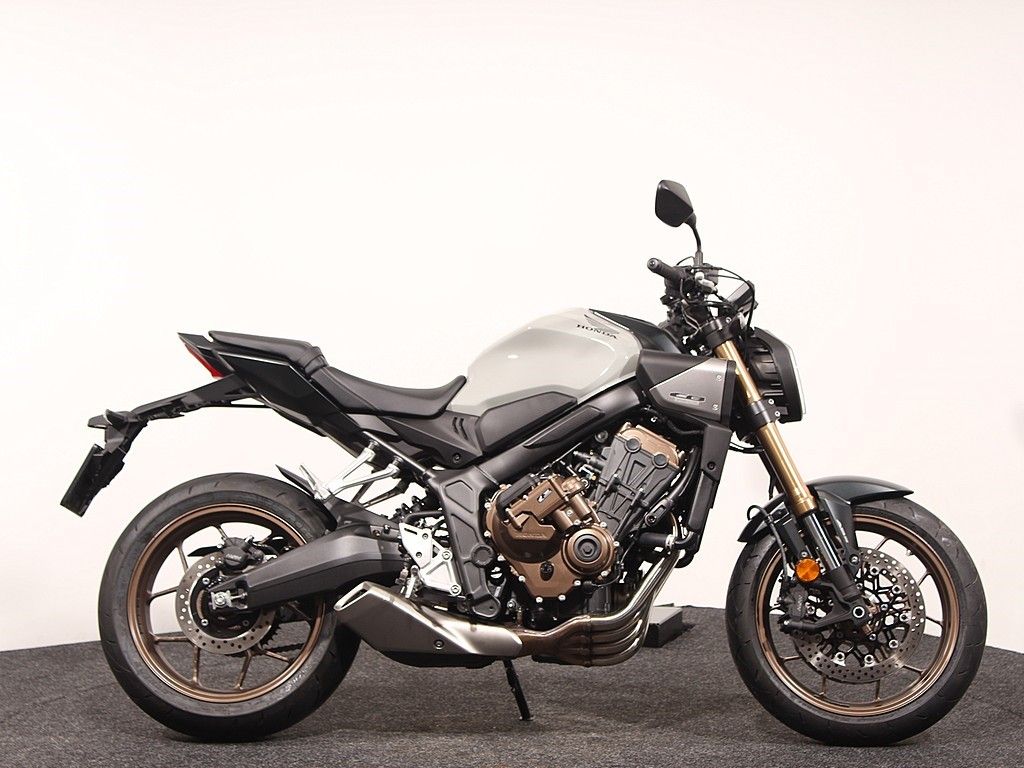  CB 650 RC Pearl Smoky Gray
