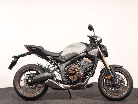  CB 650 RC Pearl Smoky Gray