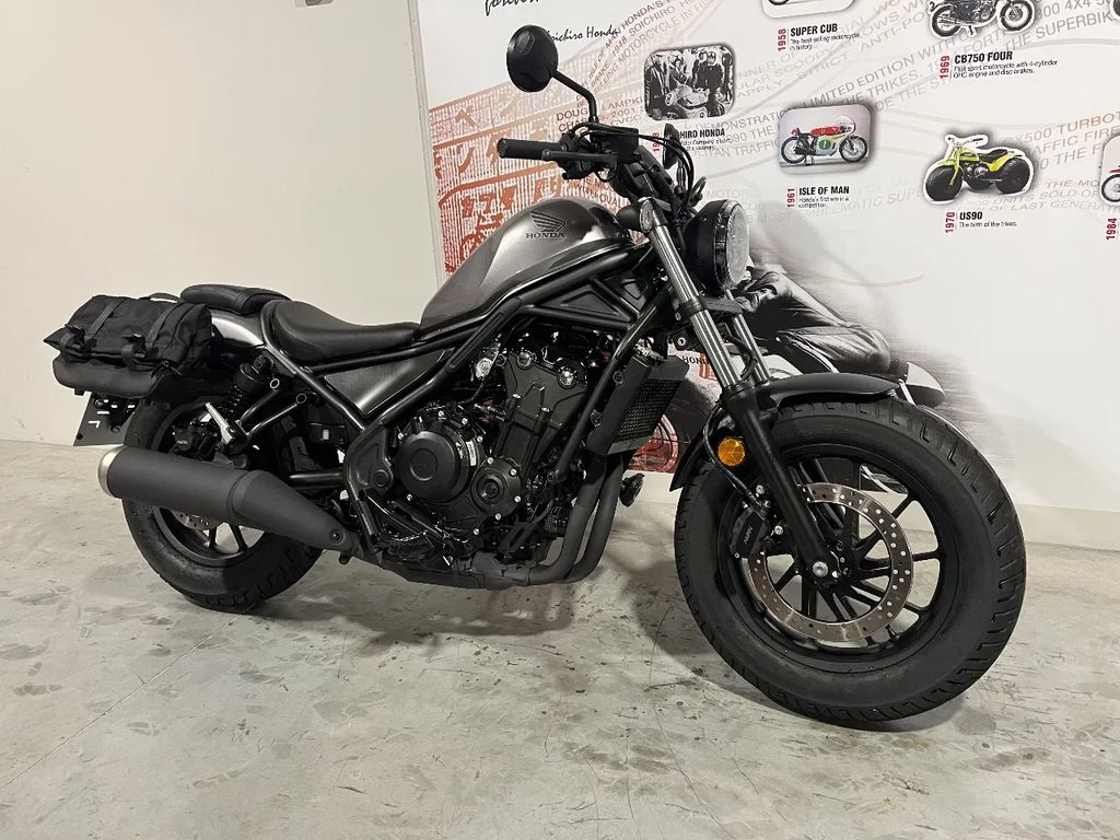  CMX500 Rebel in nieuwstaat met tassenset