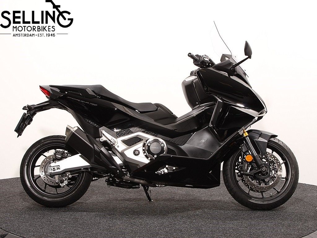  NSS 750 Forza