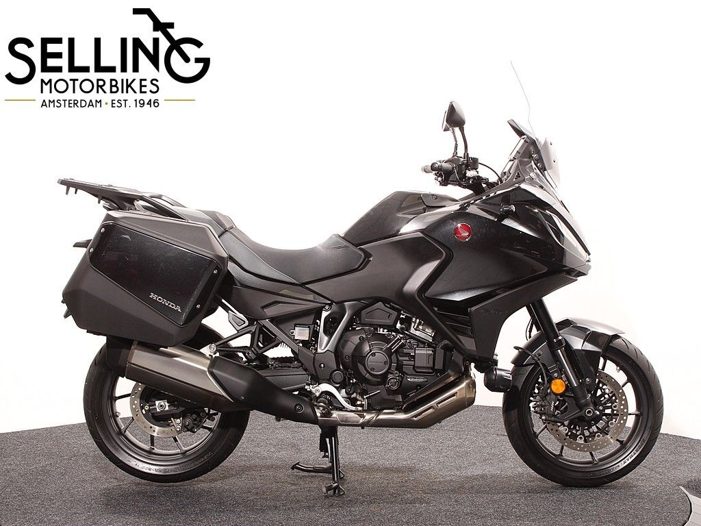  NT 1100 DCT NHC52 Gunmetal Black Metallic
