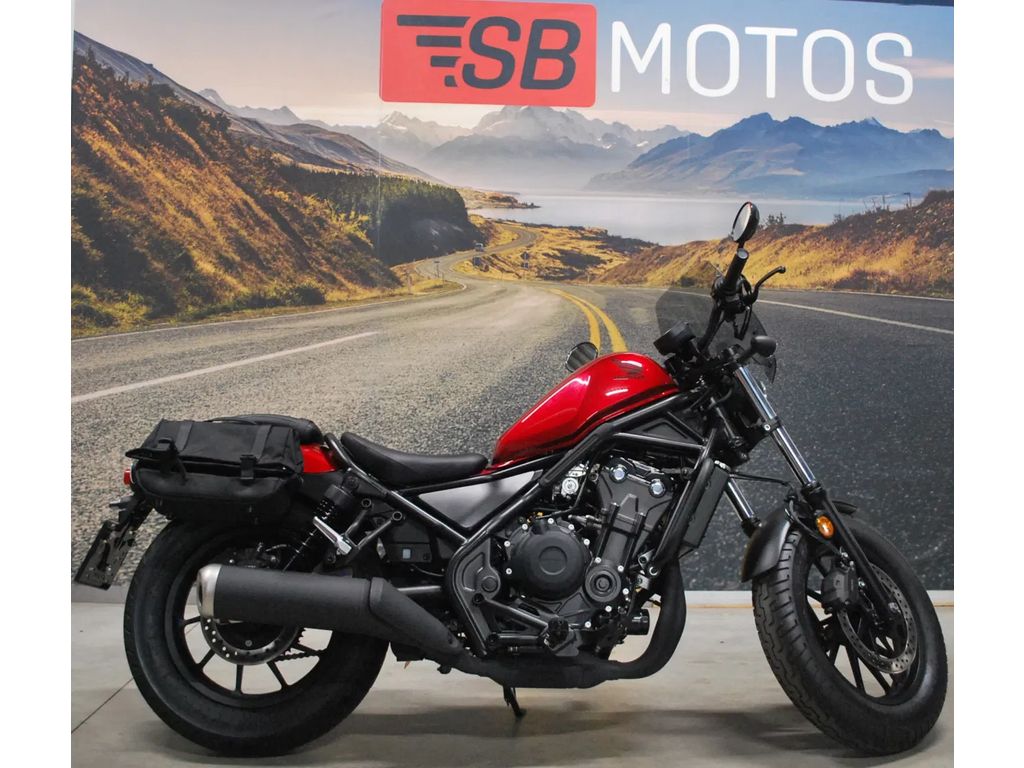  CMX500 Rebel amper mee gereden en in showroomstaat