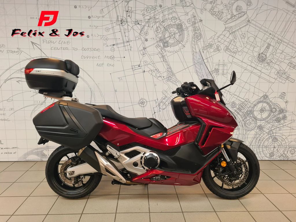  NSS 750 Forza