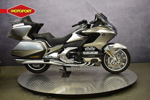  GL 1800 GOLDWING TOUR DELUXE